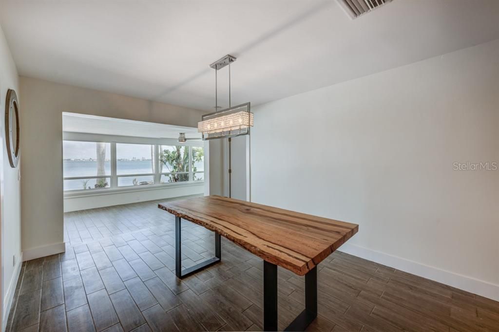 En Venta: $1,745,000 (4 camas, 2 baños, 2793 Pies cuadrados)