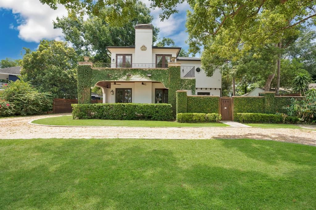 For Rent: $8,500 (4 beds, 3 baths, 2476 Square Feet)