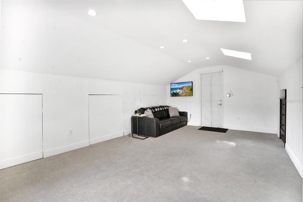 For Rent: $8,500 (4 beds, 3 baths, 2476 Square Feet)