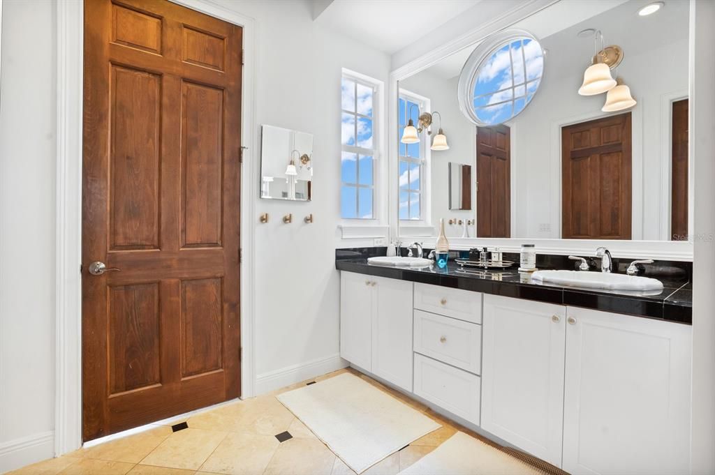 For Rent: $8,500 (4 beds, 3 baths, 2476 Square Feet)