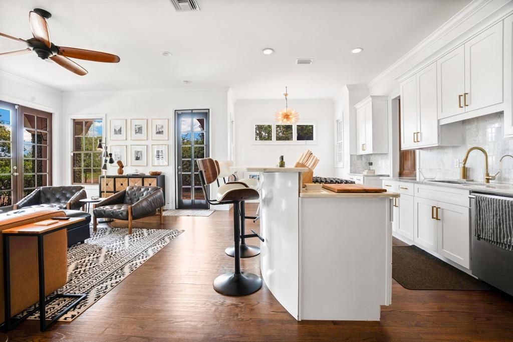 For Rent: $8,500 (4 beds, 3 baths, 2476 Square Feet)