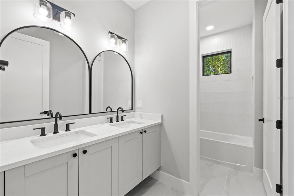 待售: $1,299,000 (5 贝兹, 4 浴室, 3238 平方英尺)