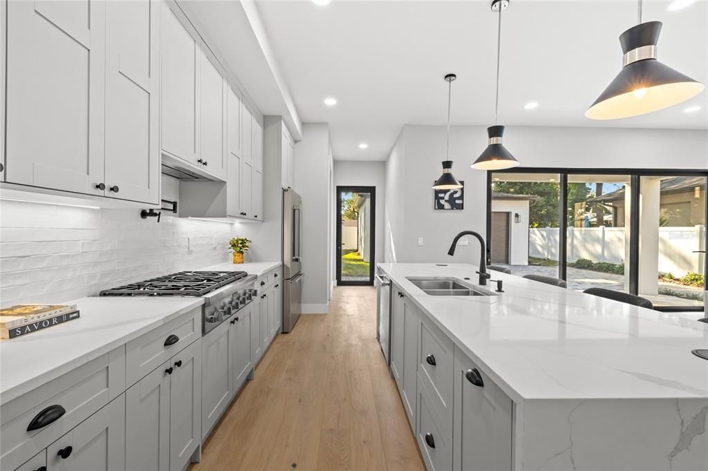 待售: $1,299,000 (5 贝兹, 4 浴室, 3238 平方英尺)