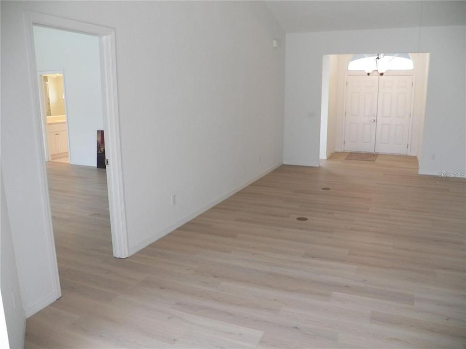 For Rent: $2,500 (3 beds, 2 baths, 2044 Square Feet)