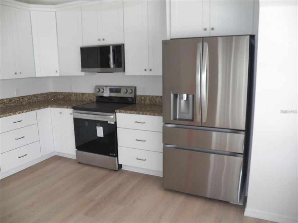 For Rent: $2,500 (3 beds, 2 baths, 2044 Square Feet)