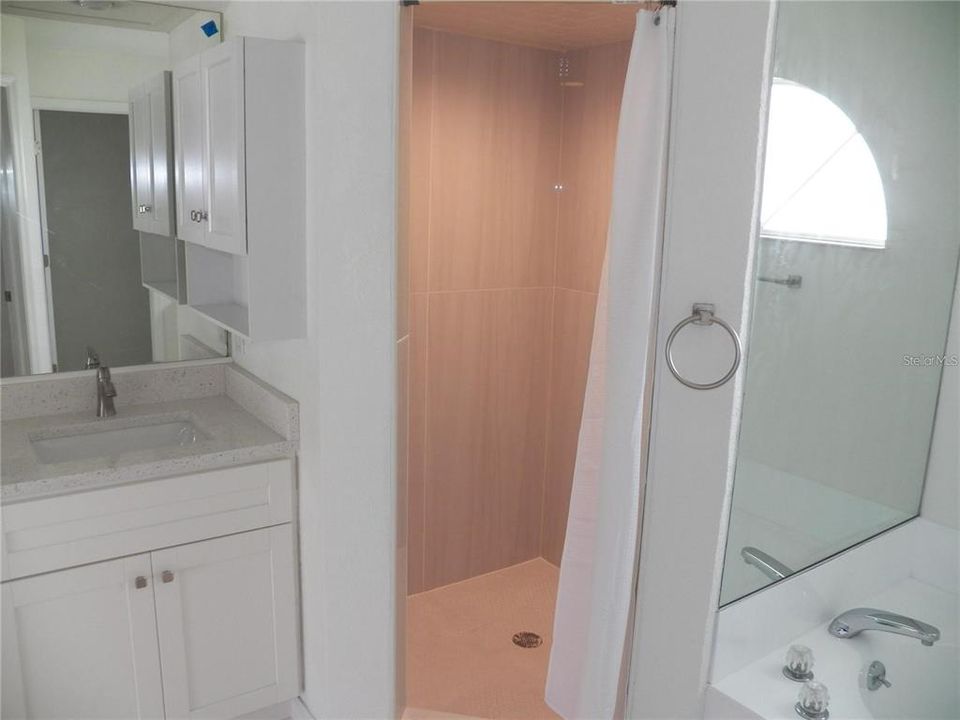 For Rent: $2,500 (3 beds, 2 baths, 2044 Square Feet)