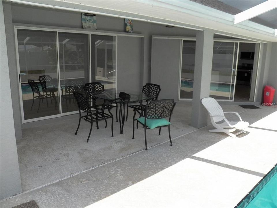 For Rent: $2,500 (3 beds, 2 baths, 2044 Square Feet)