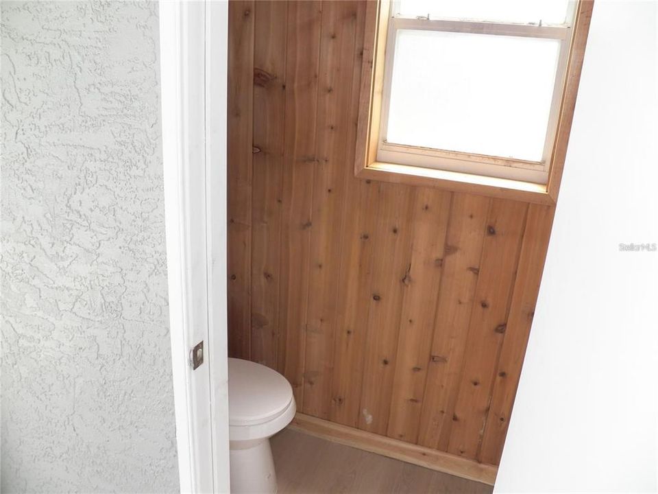 For Rent: $2,500 (3 beds, 2 baths, 2044 Square Feet)