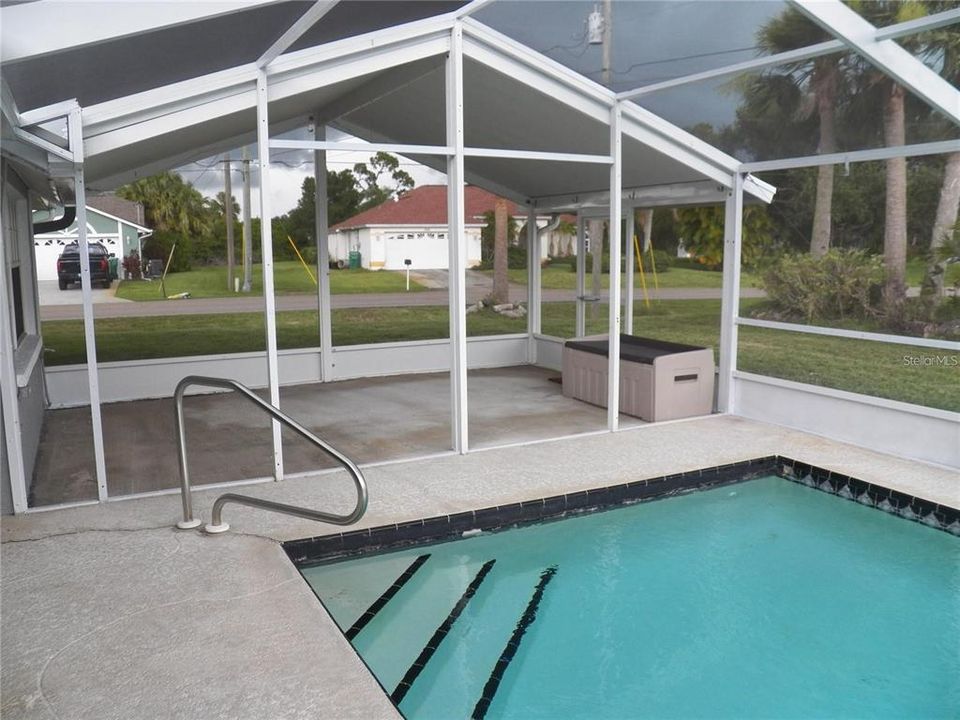 For Rent: $2,500 (3 beds, 2 baths, 2044 Square Feet)