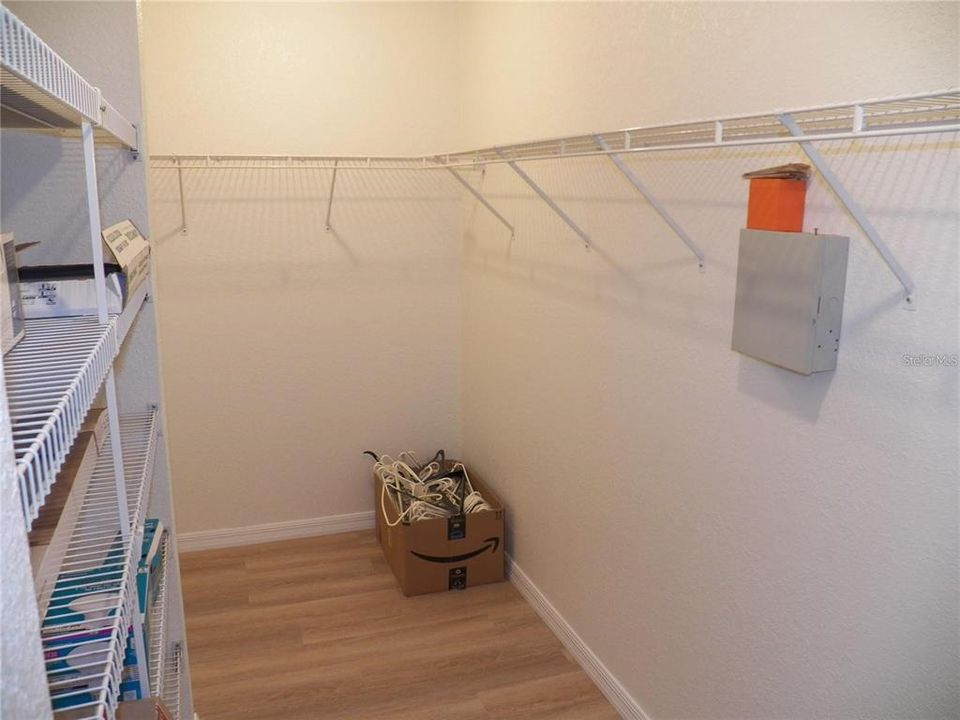 For Rent: $2,500 (3 beds, 2 baths, 2044 Square Feet)