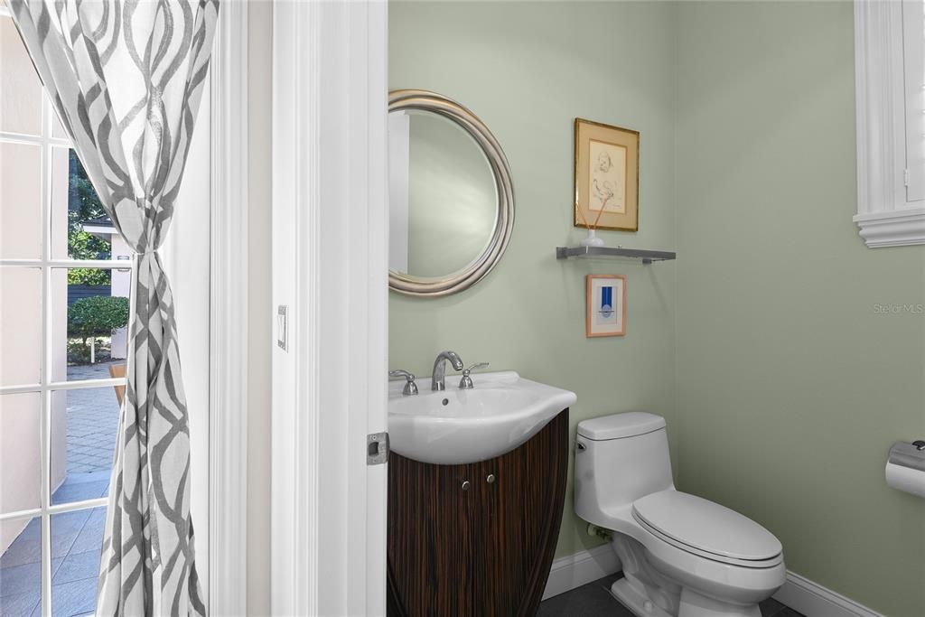 На продажу: $1,200,000 (3 спален, 2 ванн, 2550 Квадратных фут)