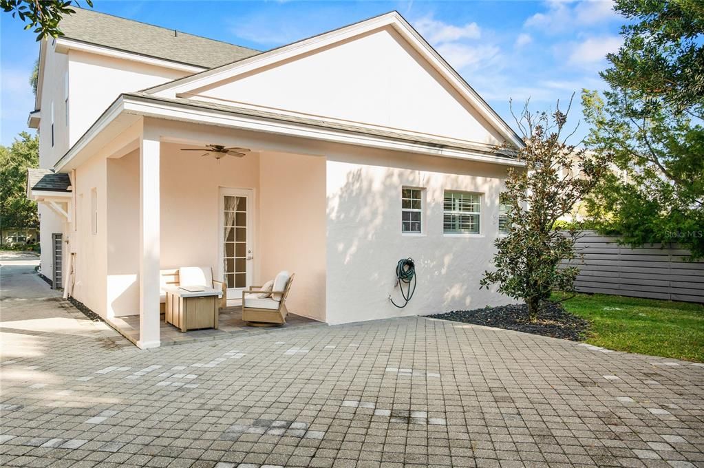 На продажу: $1,200,000 (3 спален, 2 ванн, 2550 Квадратных фут)