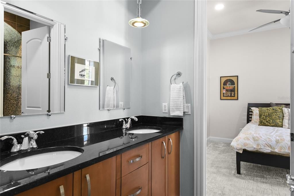 На продажу: $1,200,000 (3 спален, 2 ванн, 2550 Квадратных фут)