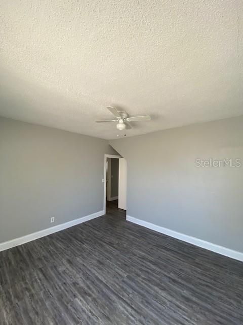 В аренду: $1,895 (3 спален, 1 ванн, 1896 Квадратных фут)