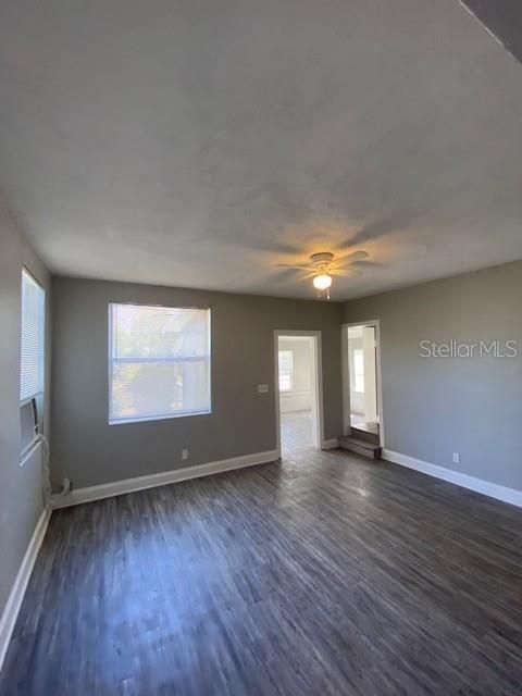 В аренду: $1,895 (3 спален, 1 ванн, 1896 Квадратных фут)