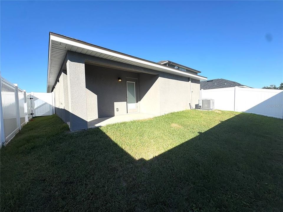 For Rent: $2,095 (3 beds, 2 baths, 1418 Square Feet)