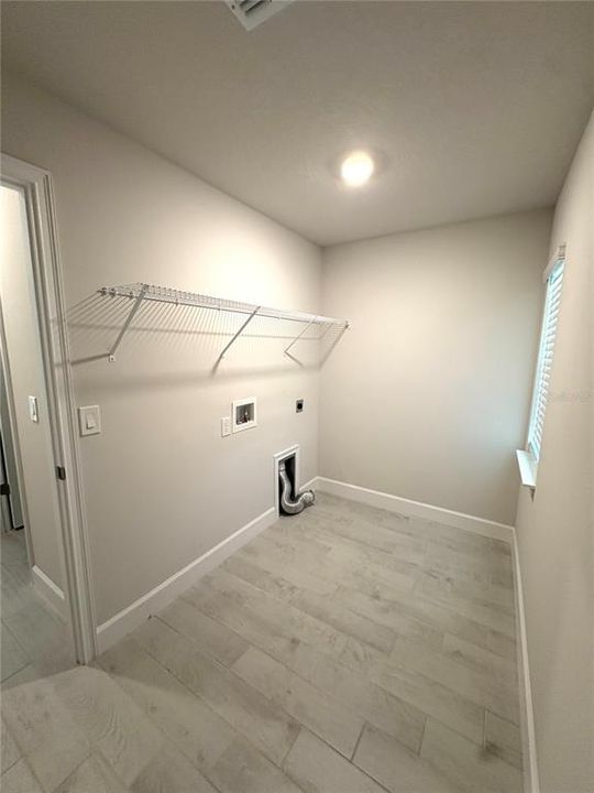 For Rent: $2,095 (3 beds, 2 baths, 1418 Square Feet)