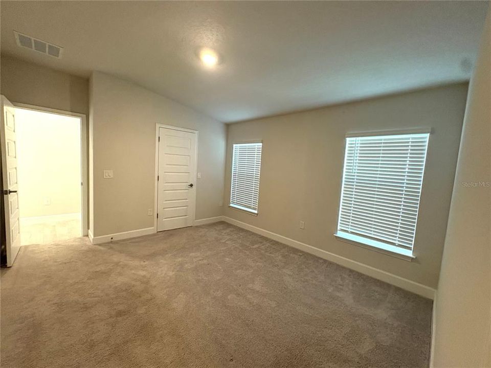 For Rent: $2,095 (3 beds, 2 baths, 1418 Square Feet)