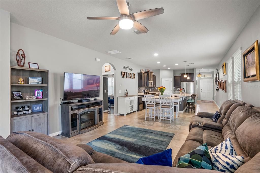 В аренду: $2,800 (3 спален, 2 ванн, 1685 Квадратных фут)