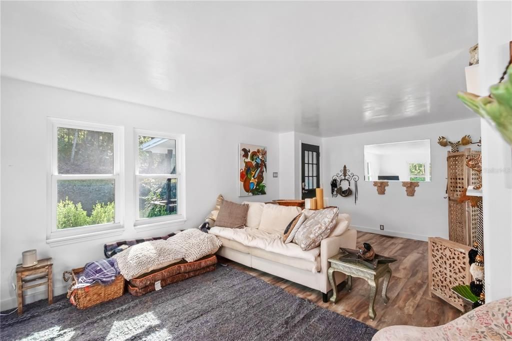 For Sale: $450,000 (3 beds, 2 baths, 1364 Square Feet)