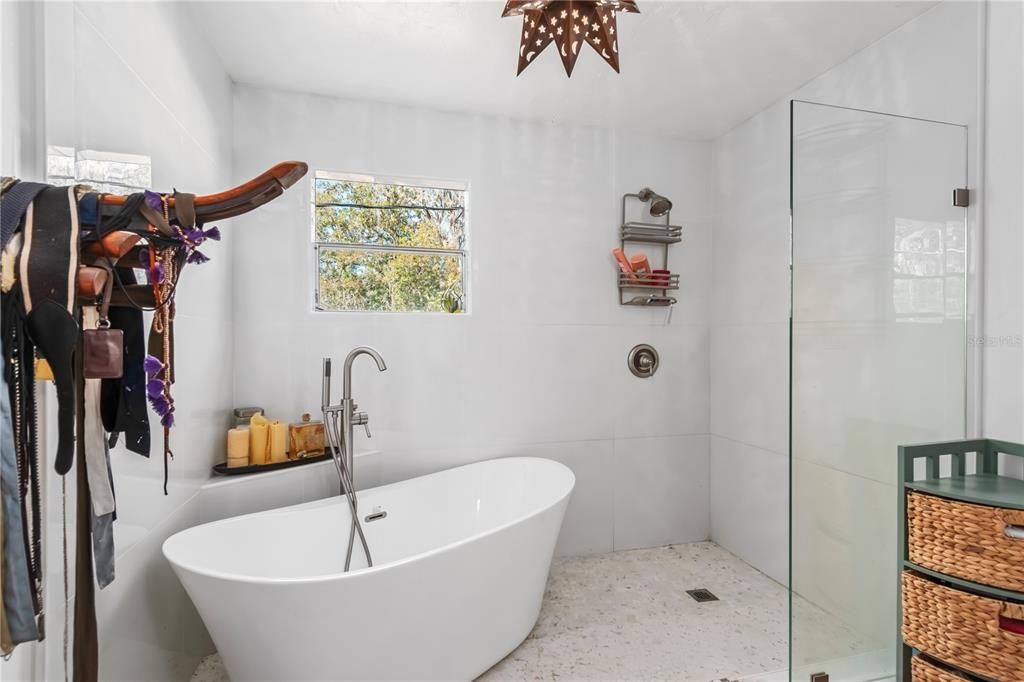 For Sale: $450,000 (3 beds, 2 baths, 1364 Square Feet)