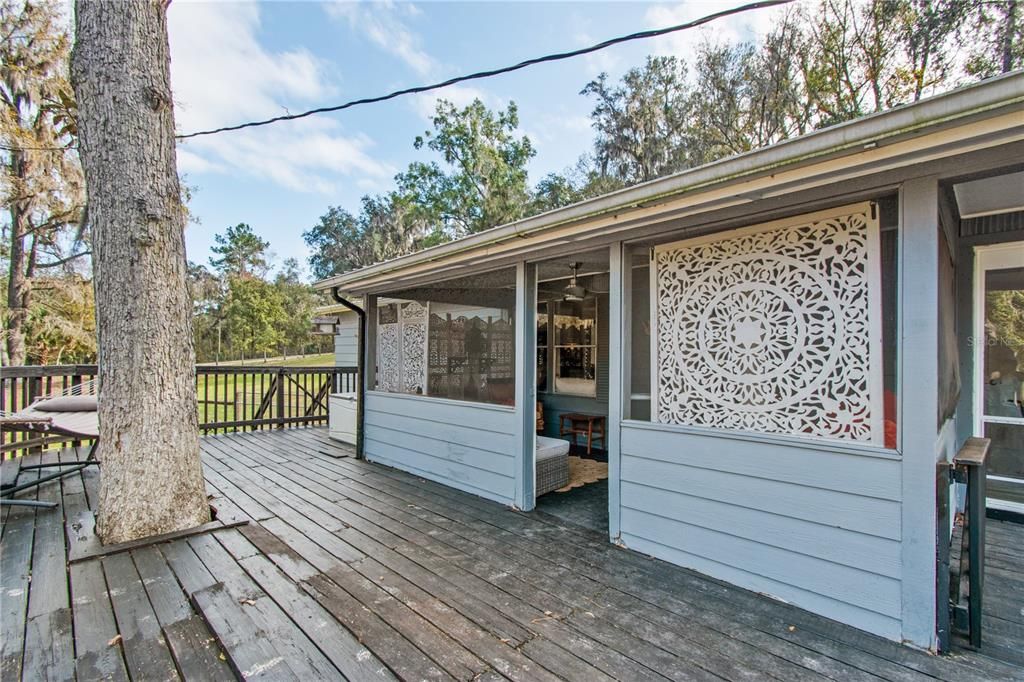 For Sale: $450,000 (3 beds, 2 baths, 1364 Square Feet)