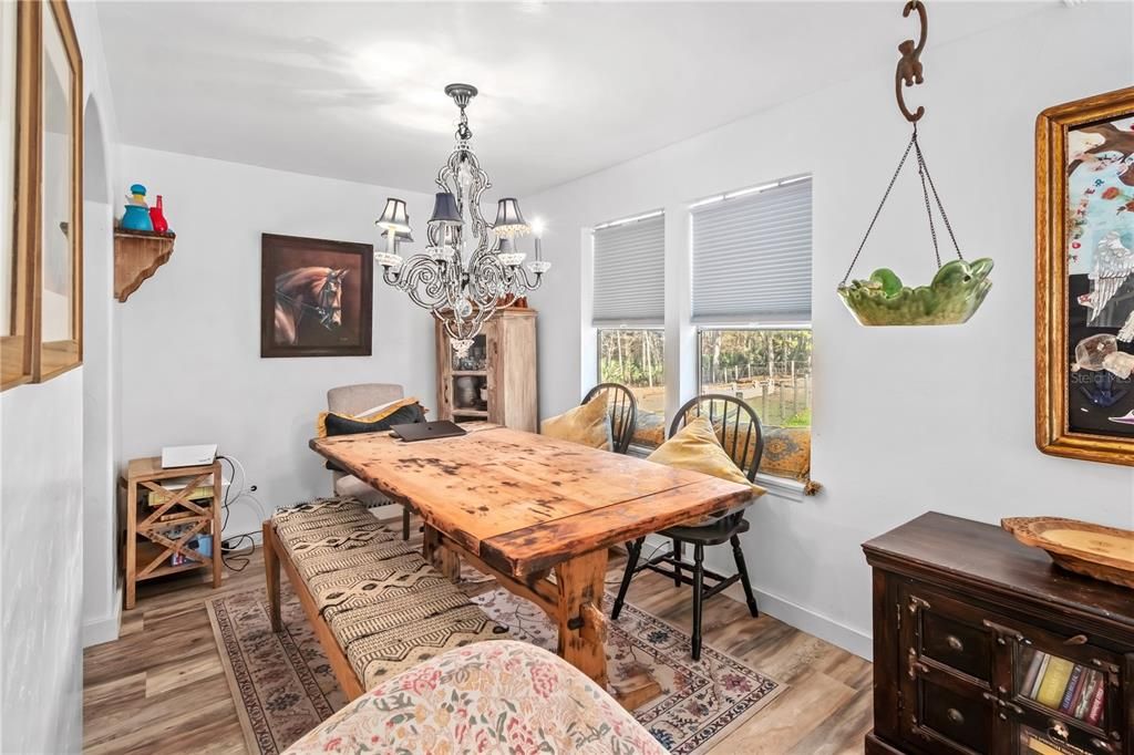 For Sale: $450,000 (3 beds, 2 baths, 1364 Square Feet)