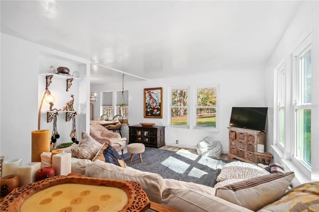 For Sale: $450,000 (3 beds, 2 baths, 1364 Square Feet)