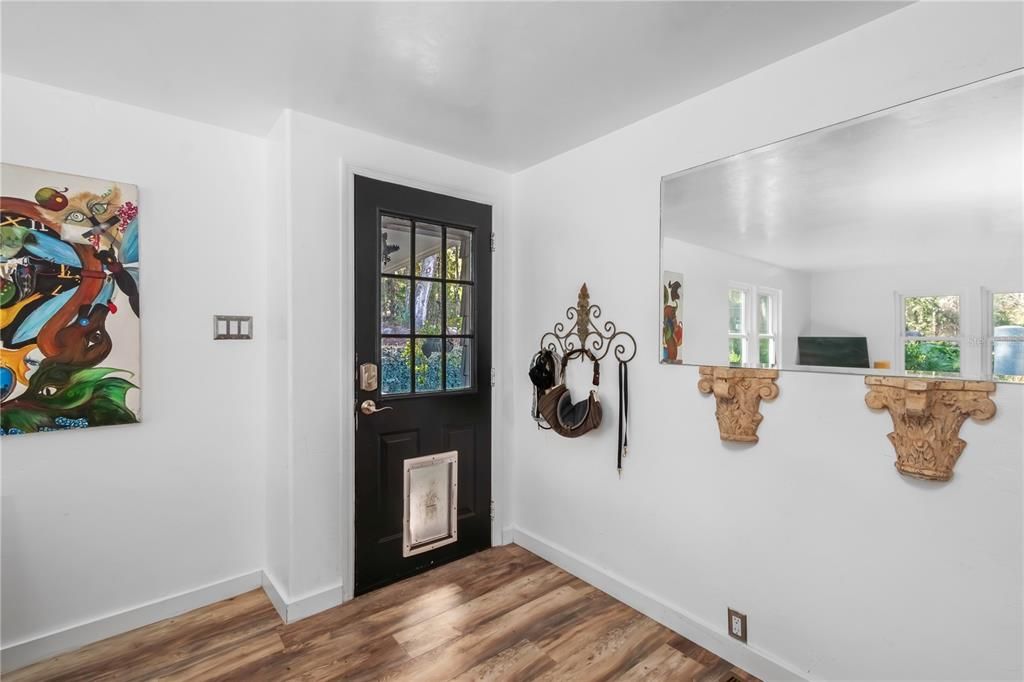 For Sale: $450,000 (3 beds, 2 baths, 1364 Square Feet)