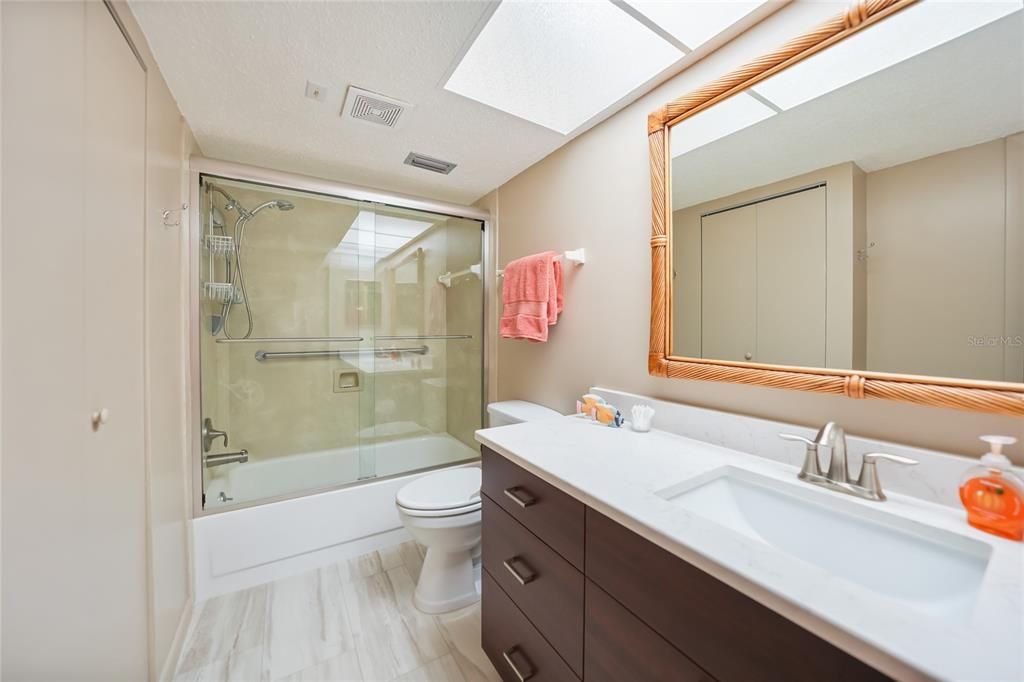 For Sale: $550,000 (2 beds, 2 baths, 1200 Square Feet)