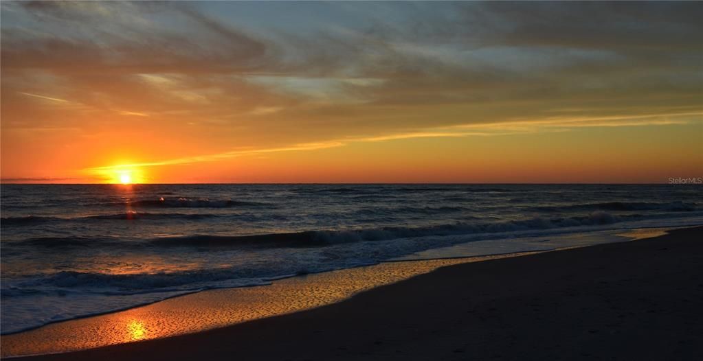 For Sale: $550,000 (2 beds, 2 baths, 1200 Square Feet)