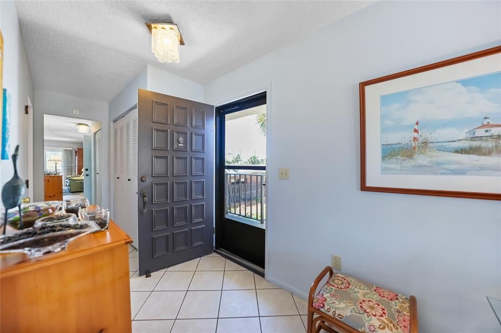 For Sale: $550,000 (2 beds, 2 baths, 1200 Square Feet)