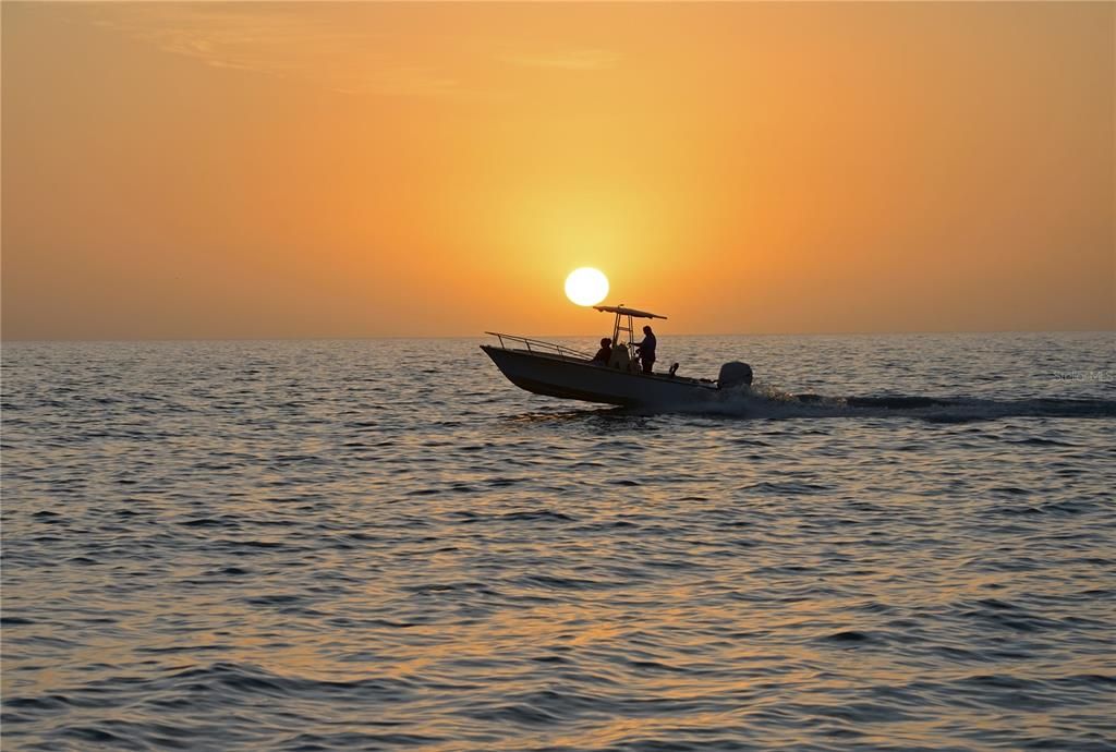 For Sale: $550,000 (2 beds, 2 baths, 1200 Square Feet)