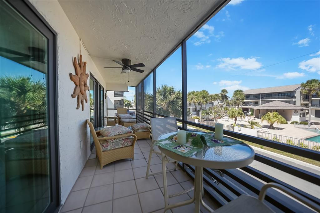 For Sale: $550,000 (2 beds, 2 baths, 1200 Square Feet)