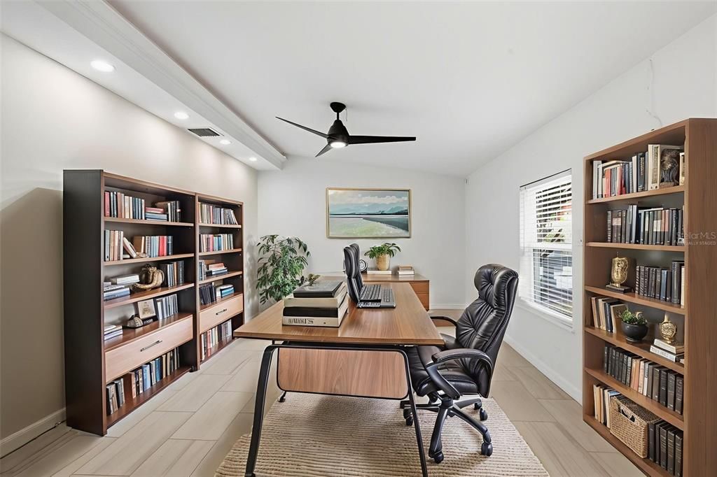 Activo con contrato: $399,000 (4 camas, 2 baños, 2082 Pies cuadrados)