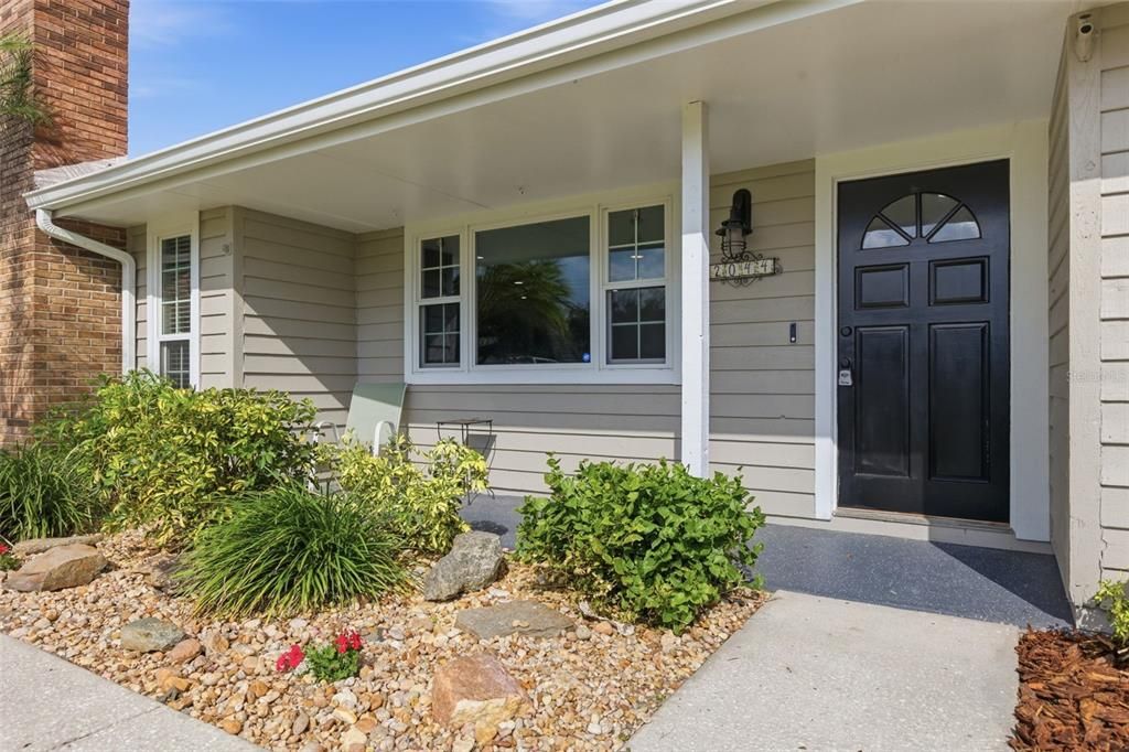 Activo con contrato: $399,000 (4 camas, 2 baños, 2082 Pies cuadrados)