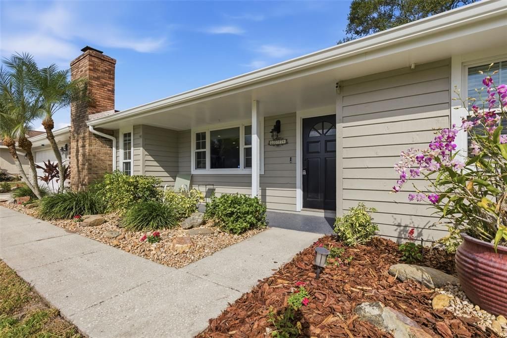 Activo con contrato: $399,000 (4 camas, 2 baños, 2082 Pies cuadrados)