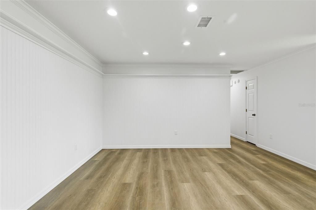 Activo con contrato: $399,000 (4 camas, 2 baños, 2082 Pies cuadrados)