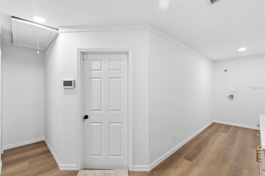 Activo con contrato: $399,000 (4 camas, 2 baños, 2082 Pies cuadrados)