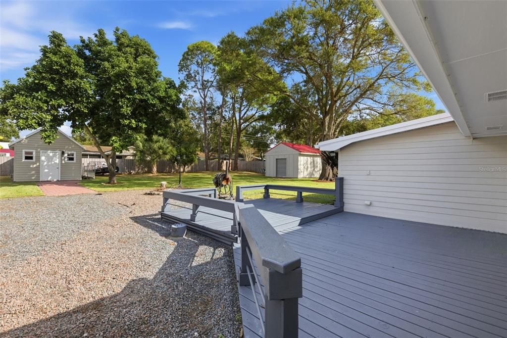 Activo con contrato: $399,000 (4 camas, 2 baños, 2082 Pies cuadrados)