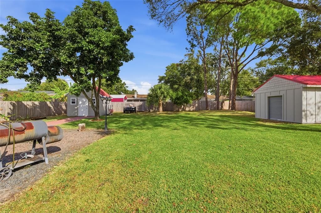 Activo con contrato: $399,000 (4 camas, 2 baños, 2082 Pies cuadrados)