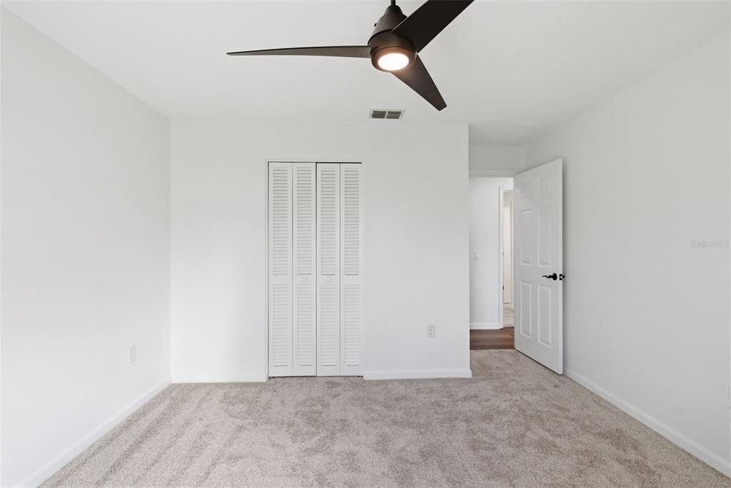 Activo con contrato: $399,000 (4 camas, 2 baños, 2082 Pies cuadrados)