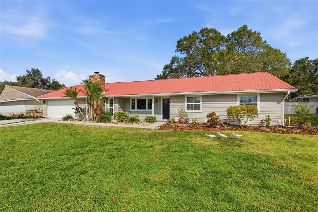 Activo con contrato: $399,000 (4 camas, 2 baños, 2082 Pies cuadrados)