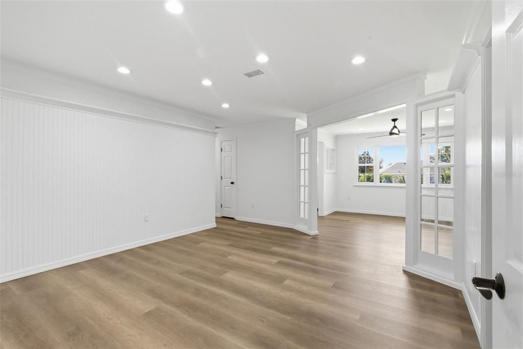 Activo con contrato: $399,000 (4 camas, 2 baños, 2082 Pies cuadrados)