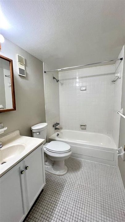 待售: $170,000 (2 贝兹, 2 浴室, 828 平方英尺)