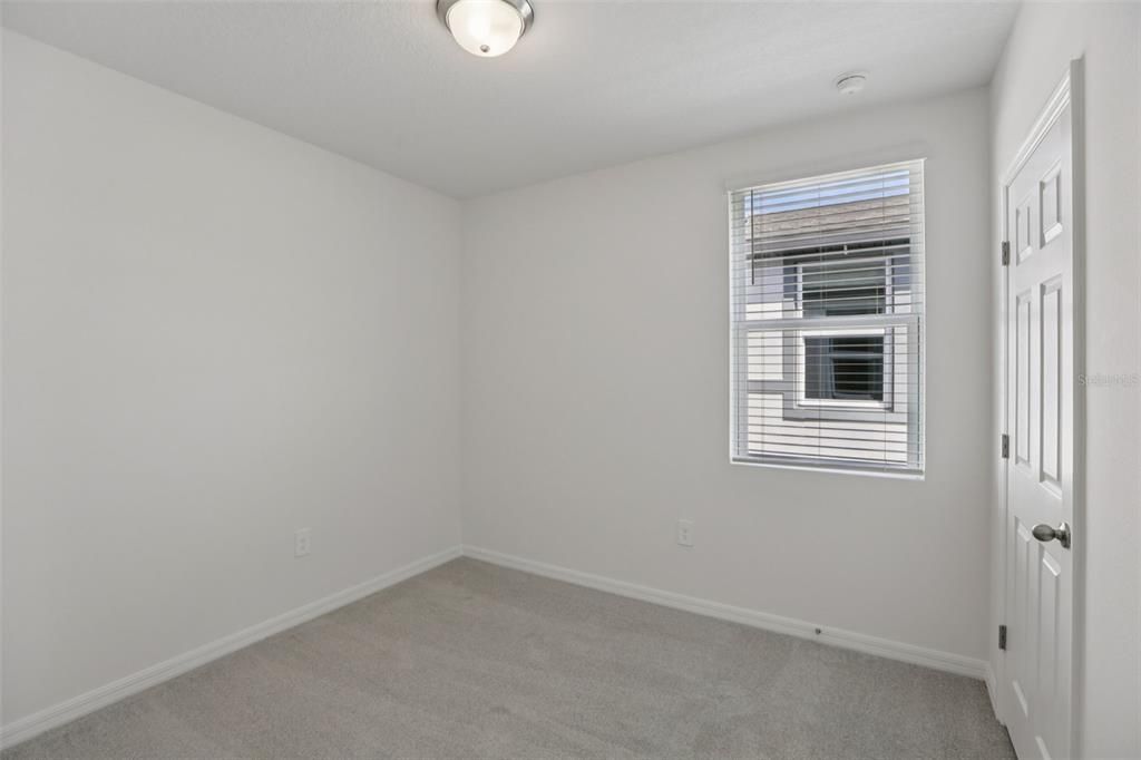 На продажу: $312,980 (4 спален, 2 ванн, 1607 Квадратных фут)