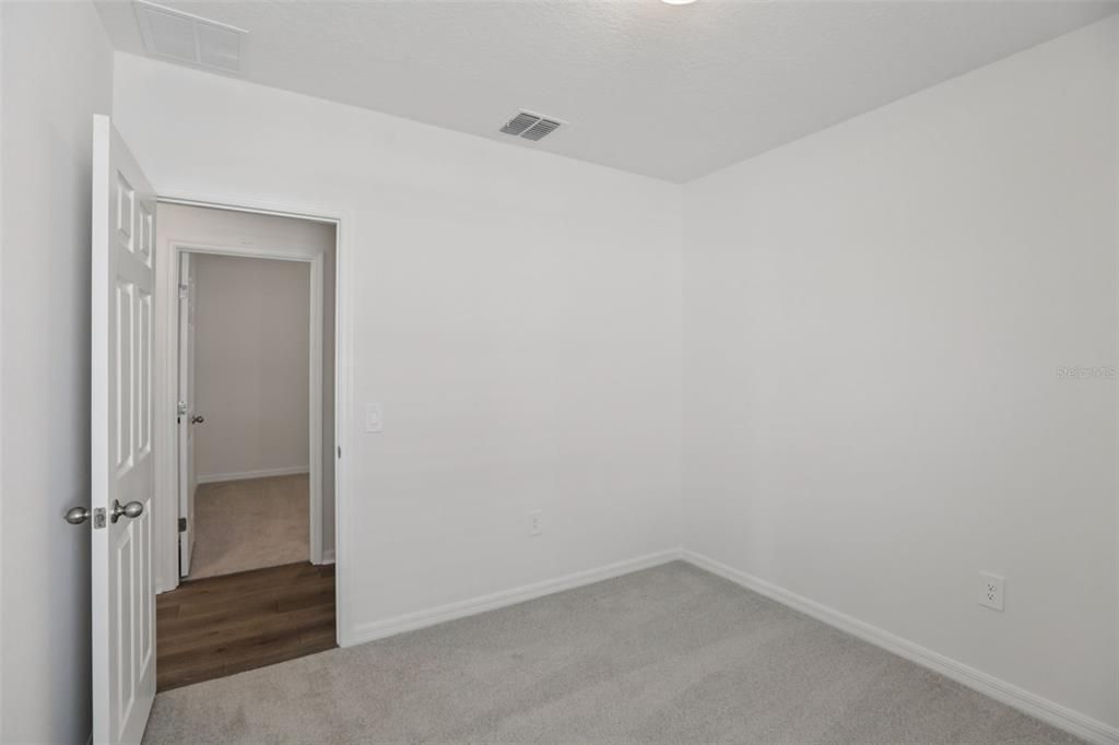 На продажу: $312,980 (4 спален, 2 ванн, 1607 Квадратных фут)