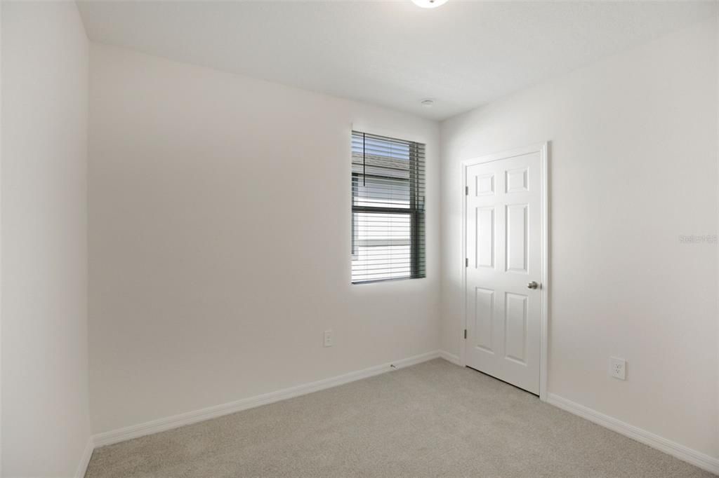 На продажу: $312,980 (4 спален, 2 ванн, 1607 Квадратных фут)