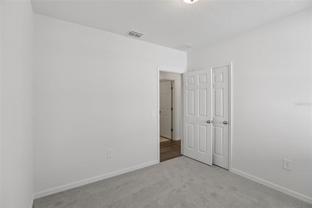 На продажу: $312,980 (4 спален, 2 ванн, 1607 Квадратных фут)