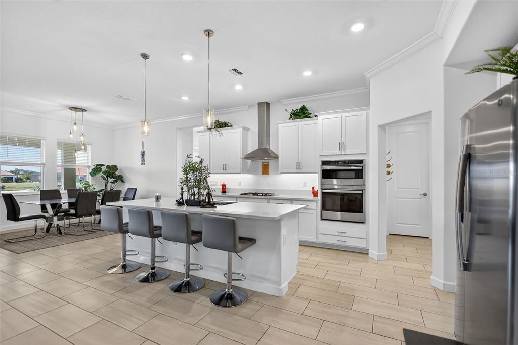 For Sale: $619,999 (4 beds, 3 baths, 2805 Square Feet)